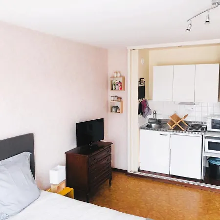아파트 Paisible Studio Avec Agreable Loggia 2 Mn Du Centre 엑스레뱅