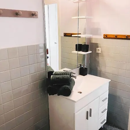 Appartement Paisible Studio Avec Agréable Loggia Et Vue Dégagée *